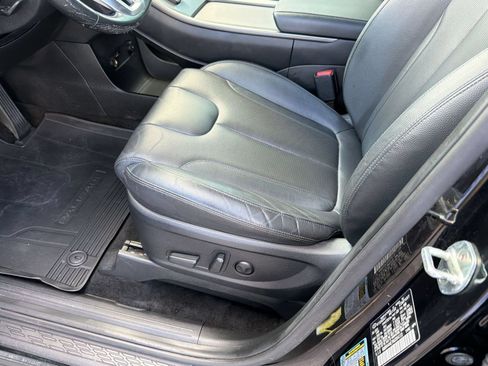 Used 2022 Hyundai Palisade SEL w/ Premium Package FWD image 19