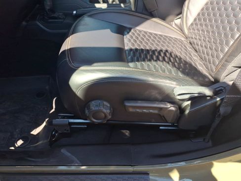Used 2025 Jeep Wrangler Sport AWD/4WD image 16