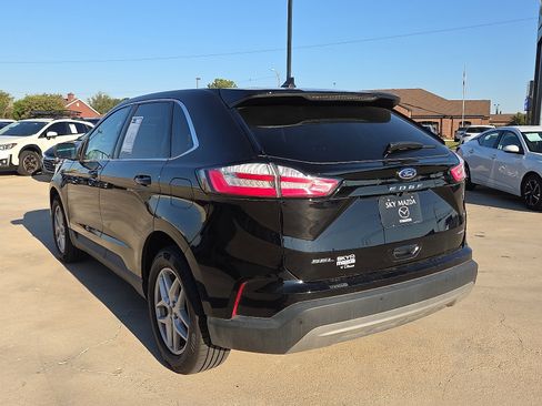 Used 2024 Ford Edge SEL image 4