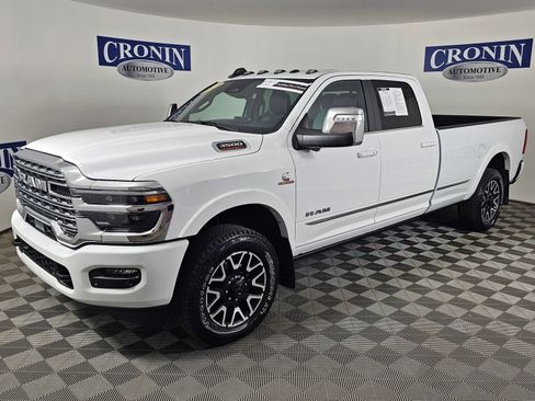 Used 2025 RAM 3500 Limited AWD/4WD image 38