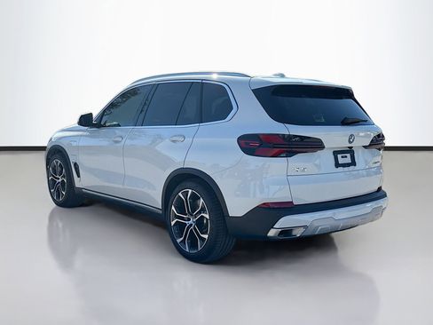New 2025 BMW X5 xDrive50e w/ Climate Comfort Package image 6