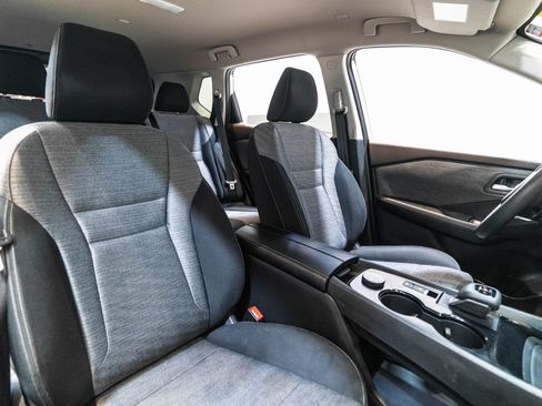 Used 2023 Nissan Rogue SV AWD/4WD image 14