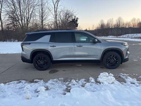 New 2025 Chevrolet Traverse LT w/ Midnight/Sport Edition image 10