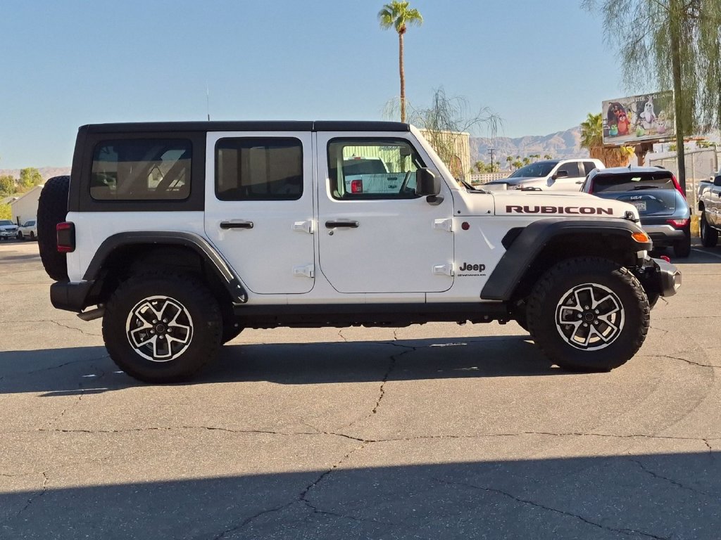 Used 2025 Jeep Wrangler Unlimited Rubicon AWD/4WD image 5