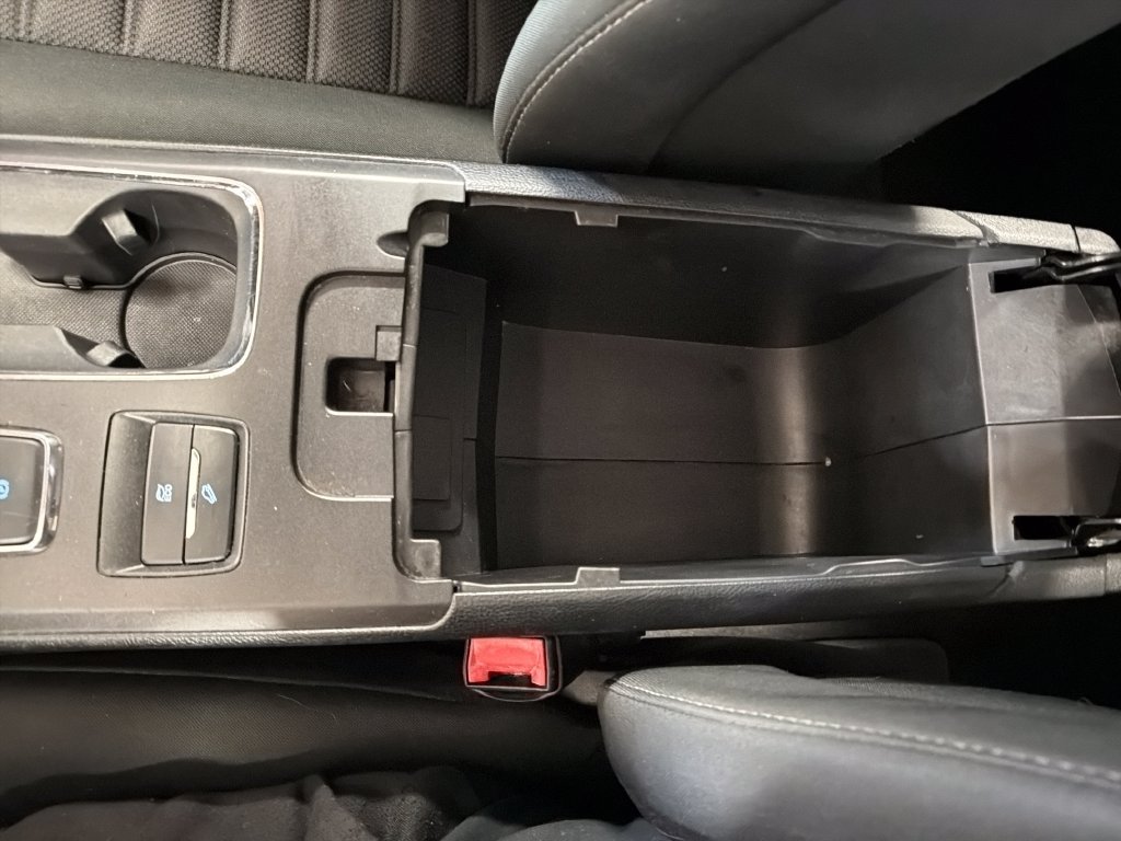 Used 2019 Ford Fusion SE FWD image 28