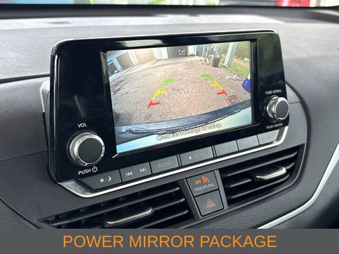 Used 2024 Nissan Altima 2.5 S FWD image 8