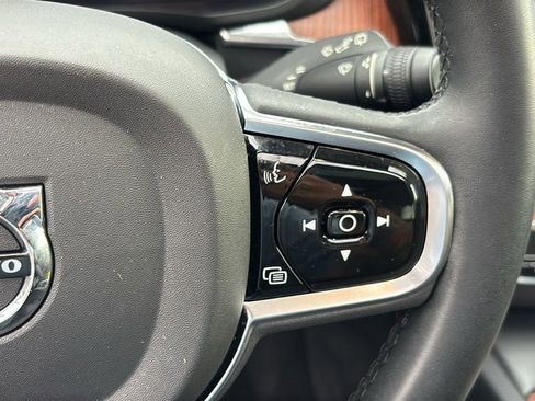 Certified 2023 Volvo XC60 B5 Plus w/ Climate Package AWD/4WD image 17