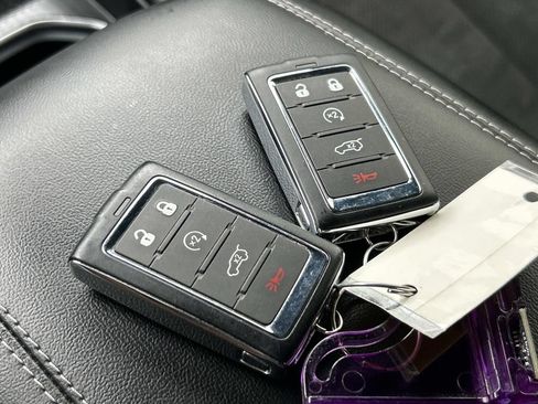 Used 2025 Jeep Grand Cherokee Altitude RWD image 37