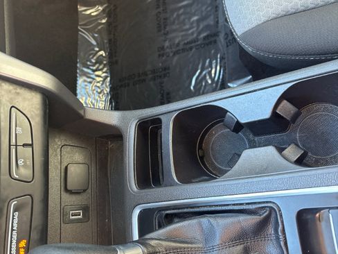 Used 2017 Ford Escape SE image 23