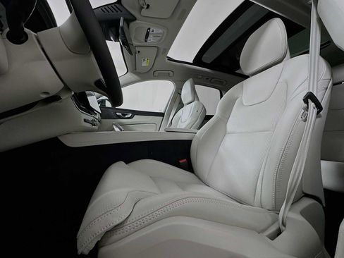 New 2026 Volvo XC60 B5 Ultra w/ Climate Package image 19