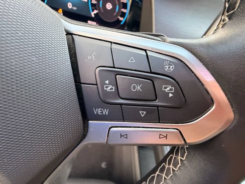 Used 2024 Volkswagen Atlas Cross Sport SE FWD image 26