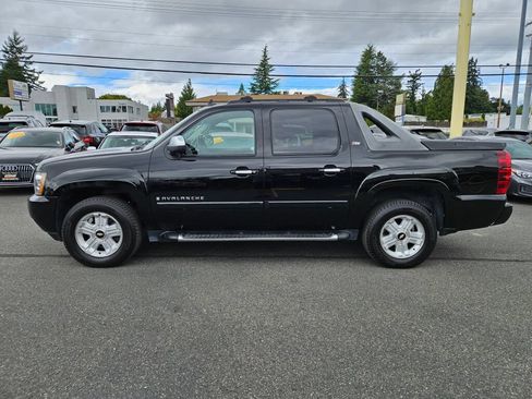Used 2007 Chevrolet Avalanche LT w/ LT Preferred Equipment Group AWD/4WD image 7