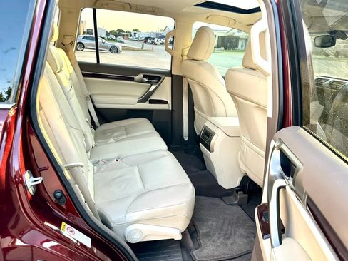 Used 2019 Lexus GX 460 Premium w/ Premium Package AWD/4WD image 18