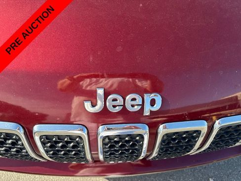 Used 2019 Jeep Cherokee Limited FWD image 14