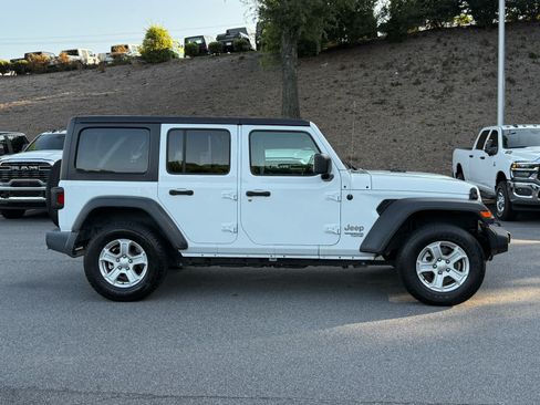 Used 2021 Jeep Wrangler Unlimited Sport AWD/4WD image 6