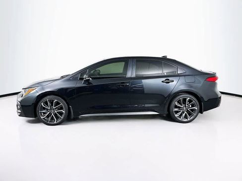 Used 2022 Toyota Corolla SE image 3