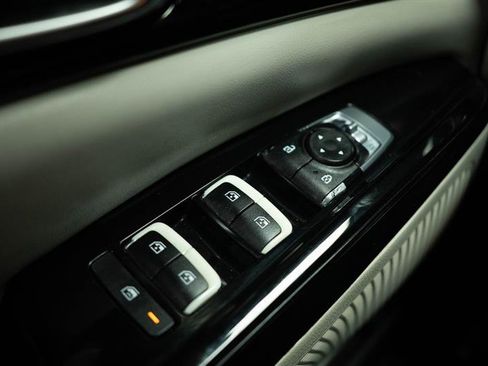 Used 2022 Kia Carnival EX FWD image 27