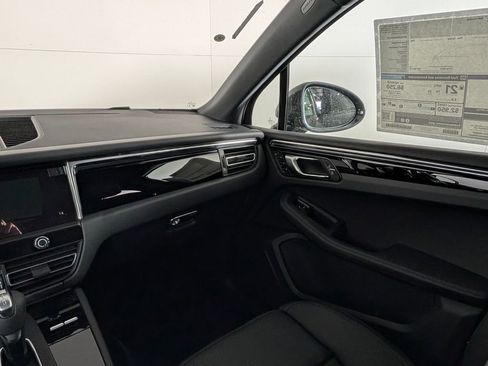 New 2026 Porsche Macan image 23