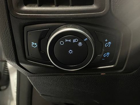Used 2015 Ford Focus SE FWD image 19