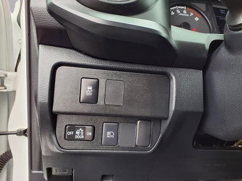 Used 2020 Toyota Tacoma SR image 15