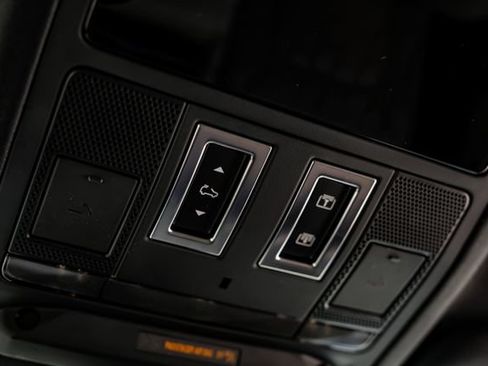 New 2026 Land Rover Defender 110 X-Dynamic SE AWD/4WD image 42