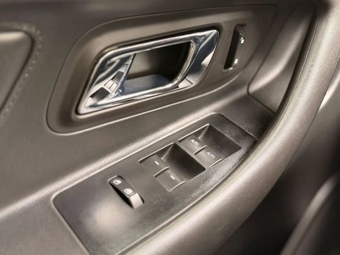 Used 2012 Ford Taurus SHO AWD/4WD image 40
