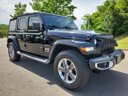Used 2020 Jeep Wrangler Unlimited Sahara w/ Cold Weather Group AWD/4WD image 7