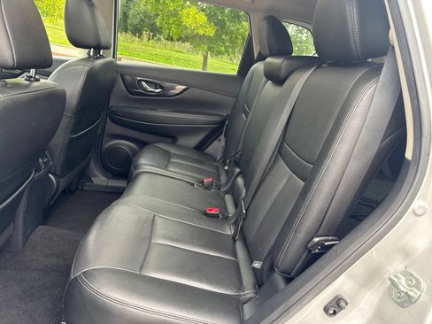 Used 2020 Nissan Rogue SL w/ Premium Package AWD/4WD image 18