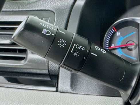 Used 2022 Honda Pilot Touring image 12