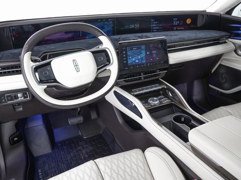 Used 2024 Lincoln Nautilus Black Label w/ Jet Appearance Package (87T) image 16