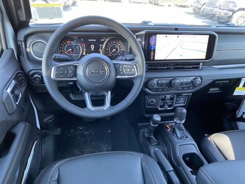 New 2026 Jeep Wrangler Unlimited Sahara AWD/4WD image 9