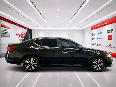 Used 2022 Nissan Altima 2.5 SV FWD image 8