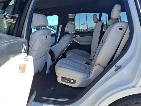 Used 2022 BMW X7 xDrive40i image 18