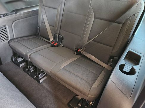 Used 2025 Chevrolet Suburban LS RWD image 30