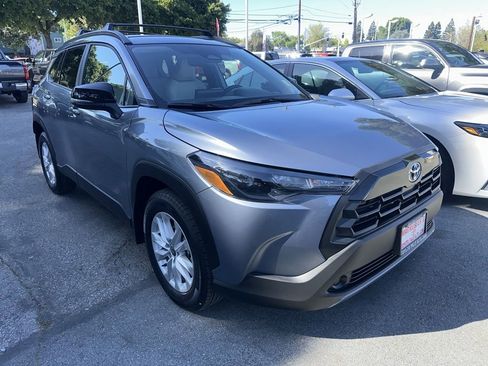 Certified 2026 Toyota Corolla Cross LE image 2