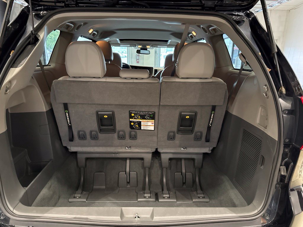 Used 2020 Toyota Sienna XLE w/ XLE Navigation Package AWD/4WD image 20