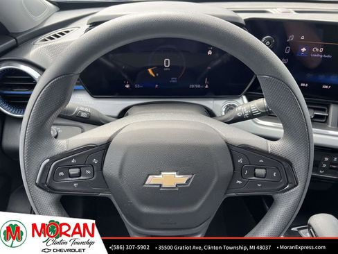 Certified 2024 Chevrolet Trax LT FWD image 19