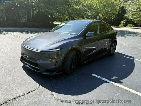 Used 2026 Tesla Model Y 2WD image 5