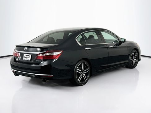 Used 2017 Honda Accord Sport image 15
