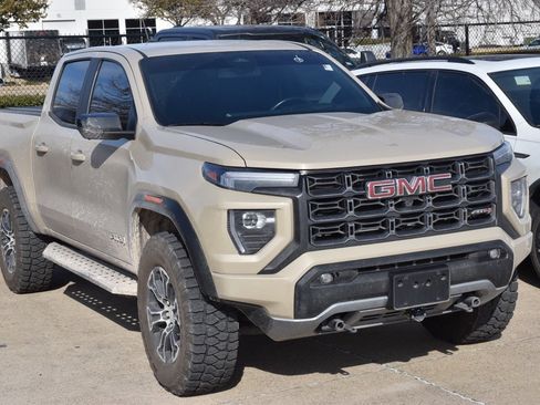 Used 2023 GMC Canyon AT4 w/ AT4 Premium Package image 4