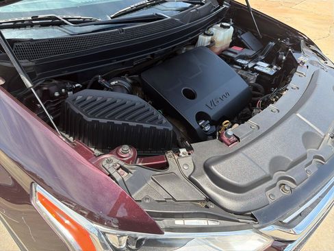 Used 2019 Chevrolet Traverse LT FWD image 42