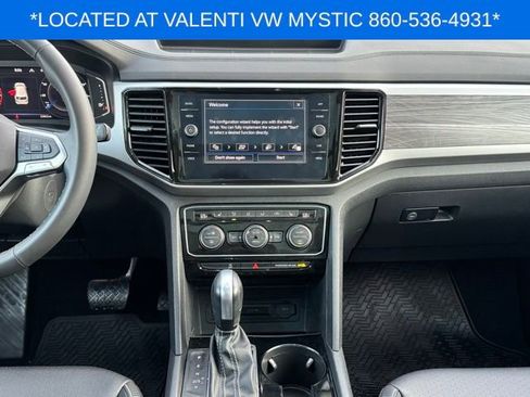 Certified 2022 Volkswagen Atlas Cross Sport SE w/ Panoramic Sunroof Package image 15