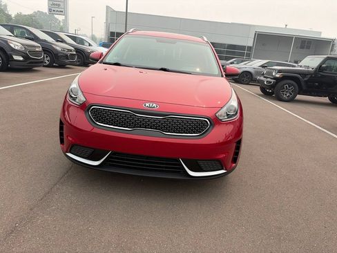 Used 2019 Kia Niro LX FWD image 2