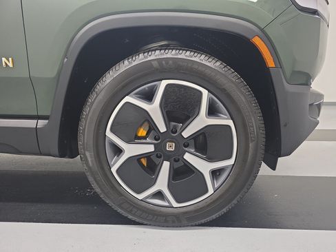Used 2024 Rivian R1S Adventure AWD/4WD image 11