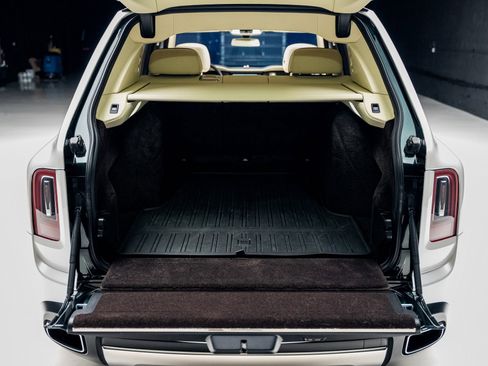 Used 2019 Rolls-Royce Cullinan image 74