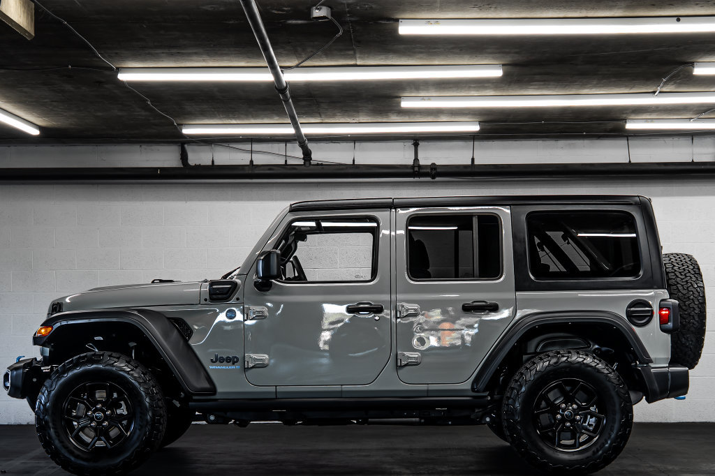 Used 2024 Jeep Wrangler Unlimited AWD/4WD image 2