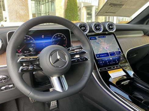 Certified 2025 Mercedes-Benz GLC 300 4MATIC image 40