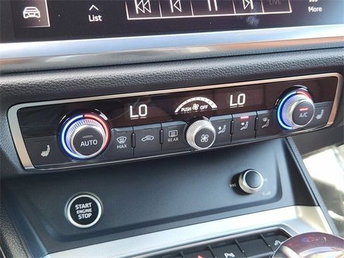 Used 2024 Audi Q3 2.0T Premium Plus image 18