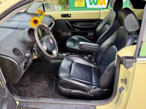 Used 2006 Volkswagen Beetle Convertible w/ Package 1 image 16