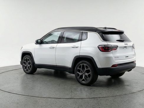 Used 2025 Jeep Compass Limited AWD/4WD image 6